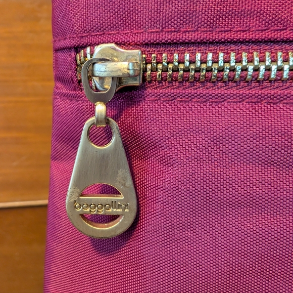 Maroon Baggalini Crossbody Tote Travel Bag Purse Gold Embellished - Picture 6 of 14
